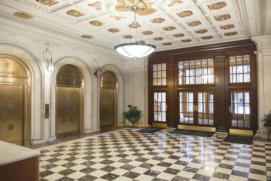 Aparthotel Bridgestreet At The Leader Building à Cleveland Extérieur photo